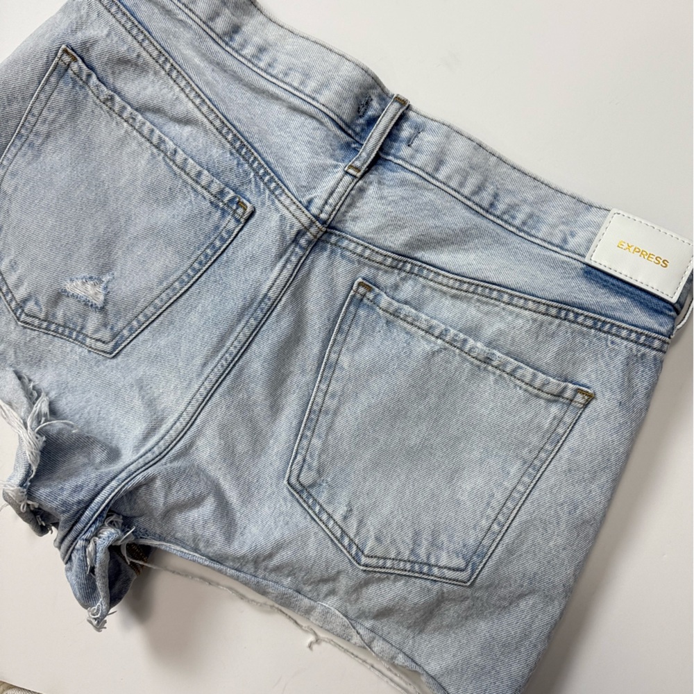 Express Distressed High-Rise Mom Shorts Lightwash Size 14